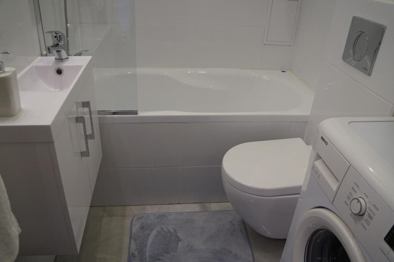 Apartament Gliwice Centrum Dunikowskiego Z Garazem Luaran gambar